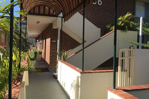 B6 Cafes & Restaurants Close To UWA - Stays Accommodation 2