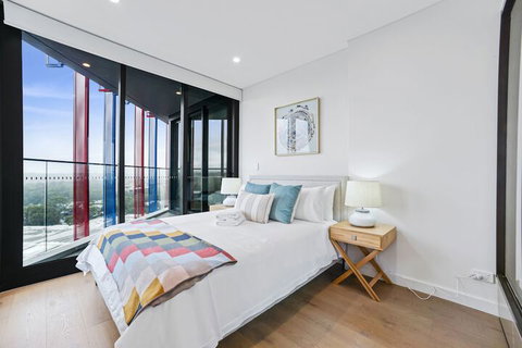 HomeHotel Luxury Apt With Shopping Mall Downstairs - Stayed 5