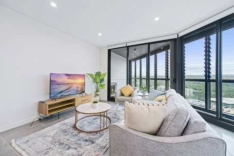 HomeHotel Luxury Apt With Shopping Mall Downstairs - Stayed 3