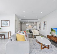 HomeHotel Ultra Luxury 2 Bedroom next to Mall  Train - Stayed