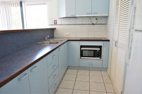 Osprey Holiday Village Unit 120 Colourful 3 Bedroom Holiday Villa With A Pool In The Complex - Stayed 7