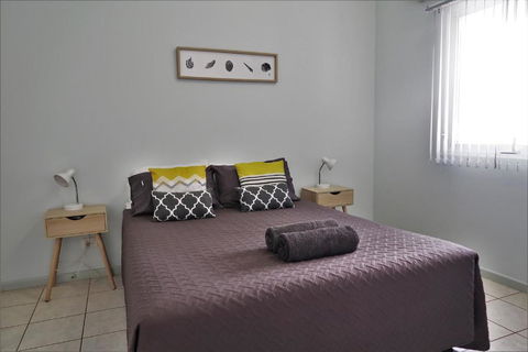 Osprey Holiday Village Unit 120 Colourful 3 Bedroom Holiday Villa With A Pool In The Complex - Stayed 2