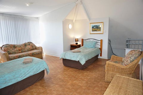 Osprey Holiday Village Unit 108 Serene 3 Bedroom Holiday Villa With A Pool In The Complex - Stayed 7