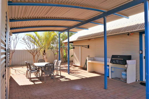 Osprey Holiday Village Unit 108 Serene 3 Bedroom Holiday Villa With A Pool In The Complex - Stayed 2