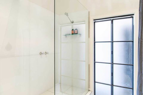 Stylish Warehouse Conversion In Heart Of Fitzroy - Stayed 5