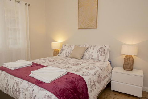 Rose Cottage Charming Double Brick Near Cook Park & CBD - Stayed 7