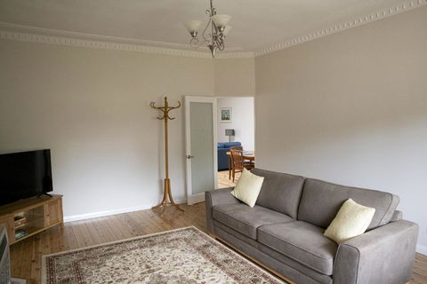 Rose Cottage Charming Double Brick Near Cook Park & CBD - Stayed 6