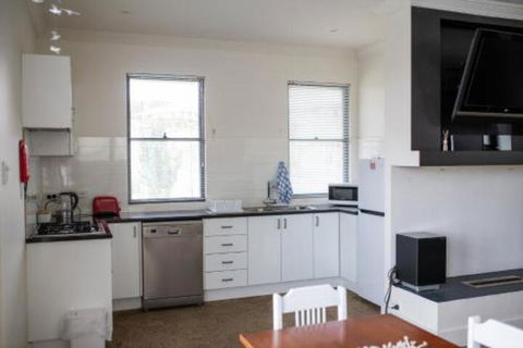 Five Bed Five Bath Five Star View 2 Mins To CBD Wentworth Estate - Stayed 6