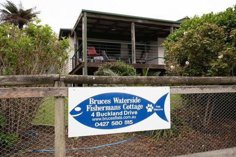 Bruces Waterside Units - Stayed 2