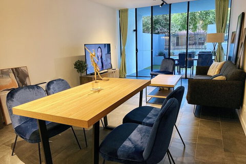 Ascot Apartments - Stayed 1