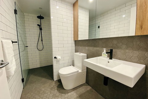 Ascot Apartments - Stayed 3