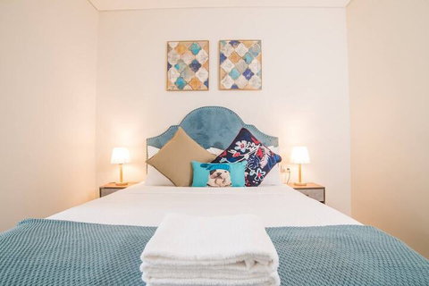 Bright & Modern! 2bed 2bath APT With Parking - Stayed 2