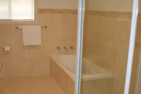 Breakaway Apartments - Stayed 7