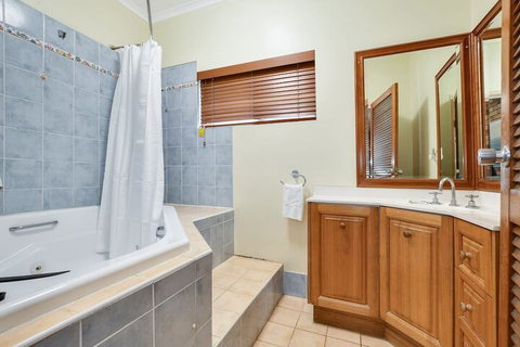 Waterfront Haven At Maroochydore - Stays Accommodation 4