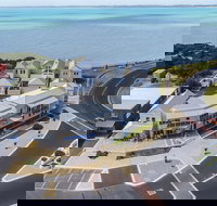 Aloha Waterfront Properties - Stayed