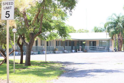 Back O Bourke Motel - Stays Accommodation 5