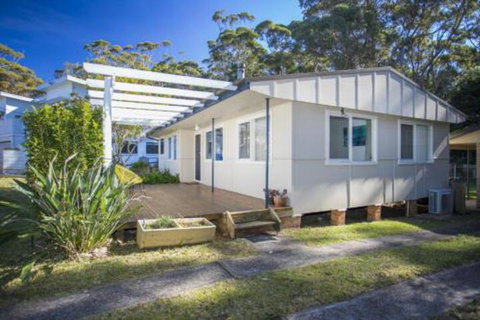 MOLLYMOOK BEACH COTTAGE - Stayed 3