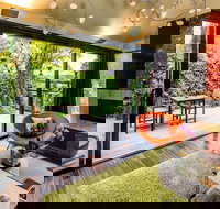 Corinda Contemporary - Stayed