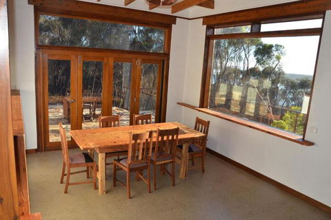 Of Stone & Wood Guesthouse Secluded Getaway! - Stayed 7
