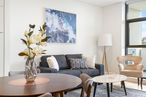 Modern Apartment Next To Largest Shopping Centre - Stayed 6