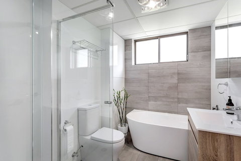 Victory Court Unit 1 / 3 7 Columbia Close - Stayed 5