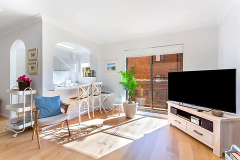 Victory Court Unit 1 / 3 7 Columbia Close - Stayed 6