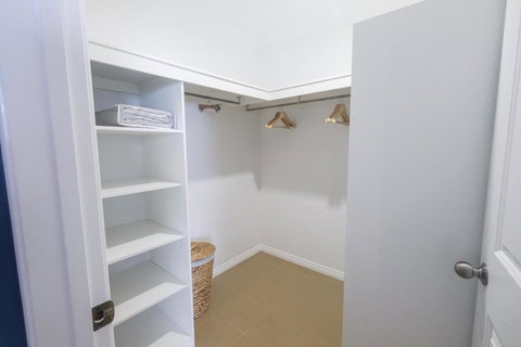 Absolute Airlie Central Airlie Beach - Stays Accommodation 2