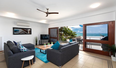 Absolute Airlie Central Airlie Beach - Stays Accommodation 4