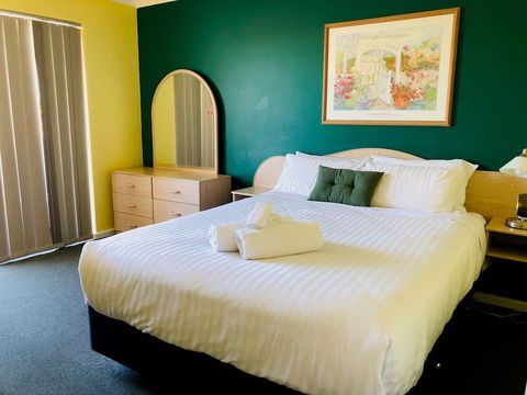 West Beach Lagoon 109 - Amazing Location - Stayed 5