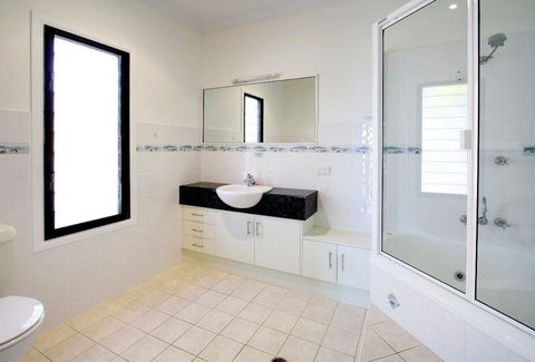 Hideaway Retreat Beach House With Pool - Stayed 5