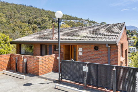 The Lookout - Stayed 4