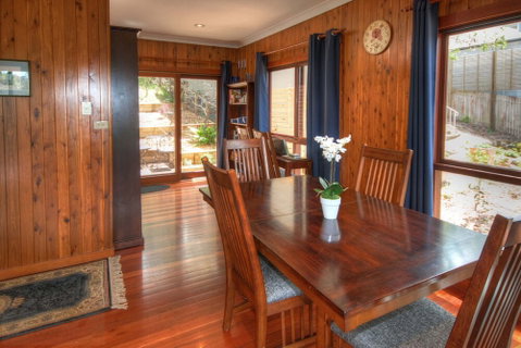 Glendell Cottage - Stays Accommodation 3