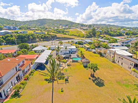 Driftwood On The Beach - Stayed 1