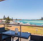 Shoreline 7 with 180 degree water views - Stays Accommodation