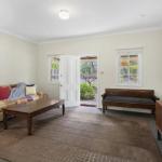 THE TEACHERS COTTAGE - Stayed 0