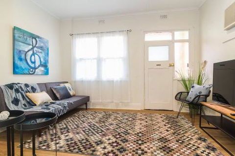 Minutes From The Beach Shops & Parks! Free Wifi Nespresso Netflix - Stayed 2