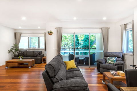 Woody Lifestyle One Bedroom Apartment - Stayed 1