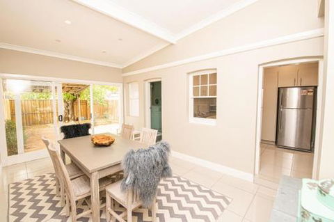 Heritage Bowen Terrace ?3 Bed 2 Bath Walk To CBD - Stayed 5