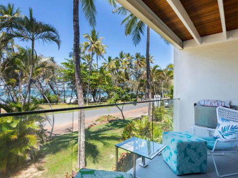 Absolute Beachfront - Stays Accommodation 5