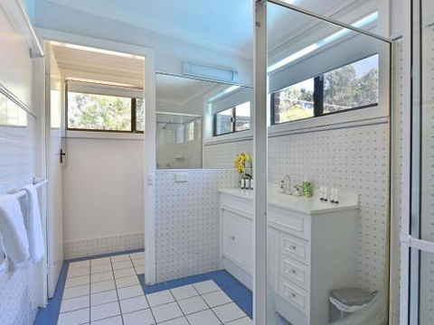 Just Listed Blaxlands Homestead The Very Best Location In The Valley Walk To Everything - Stayed 2