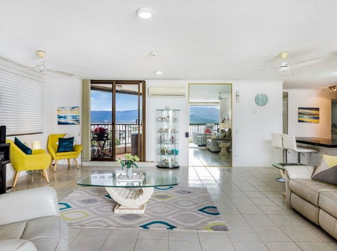 Cairns Ocean View Apartment In Aquarius - Stayed 6