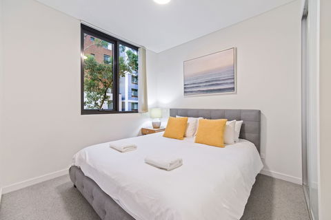 HomeHotel Stylish Apt Next To Train & Westfield - Stayed 2