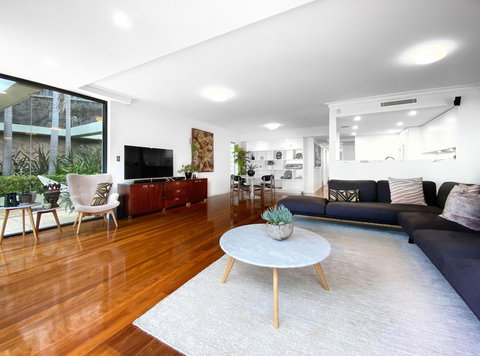 BELLEVUE GARDEN OASIS-hosted By L'Abode - Stays Accommodation 5