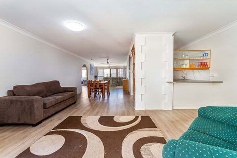 Great Location Close To Waterfront Shops Restaurants & Cafes. - Stayed 6