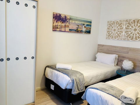 West Beach Lagoon 212 - Gorgeously Decorated - Stayed 6