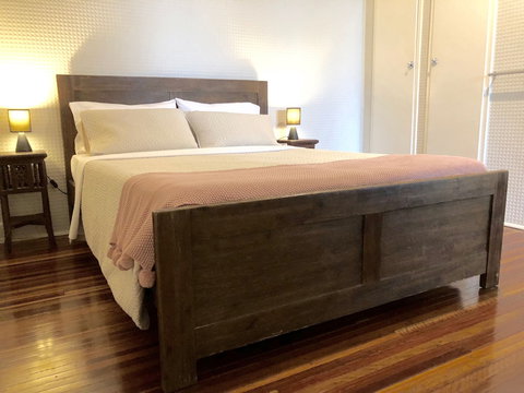 Five 3 Five - The Beachside Barracks - Stayed 4