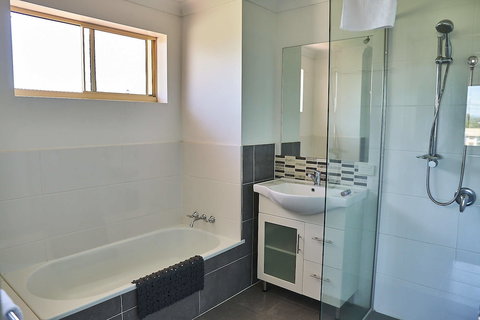 Bayview Beach Holiday Apartments - Stayed 5