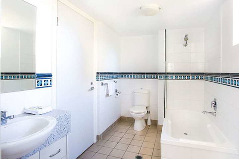 Wharf Boutique Apartments - Stays Accommodation 7