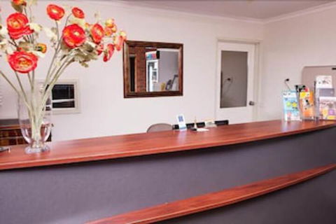 Advance Motel - Stayed 6