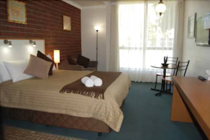 Churchill VIC Stayed